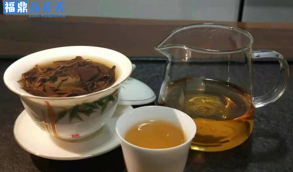春白茶用盖碗冲泡，喝出白茶的原滋原味，然而需要注意几个细节(图1)