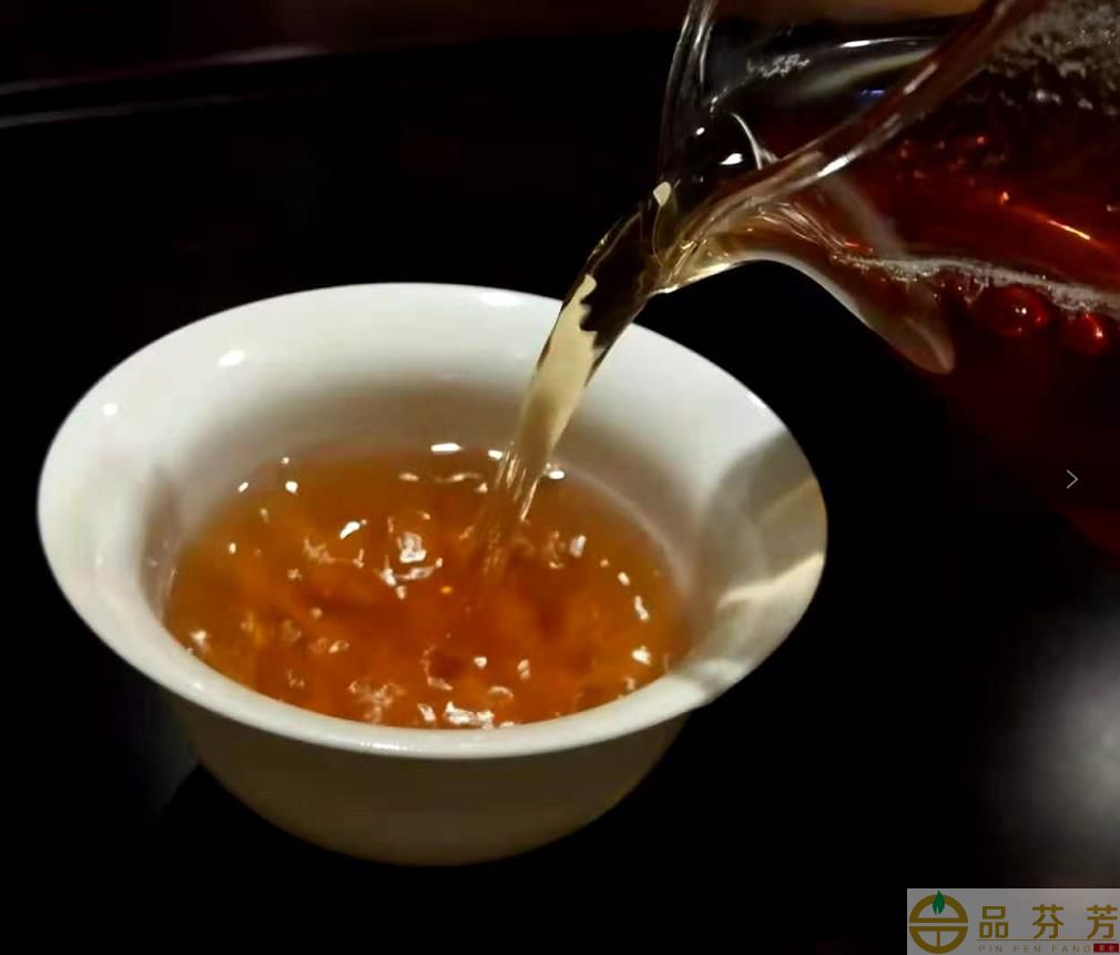 白茶制作工艺是六大茶类中最简单的，只需采摘-萎凋-干燥